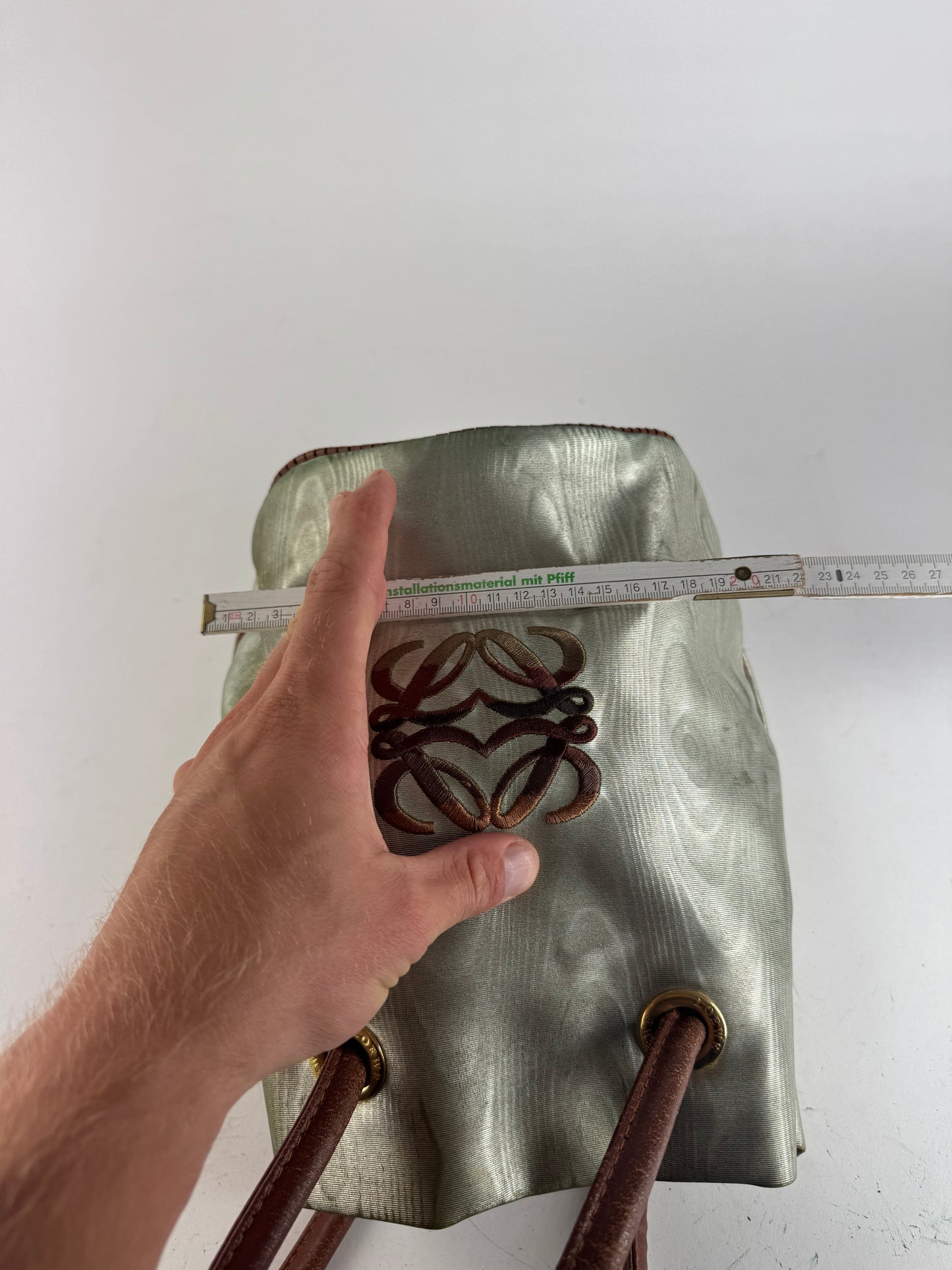 Sac vintage en cuir Anagram Pearl de Loewe