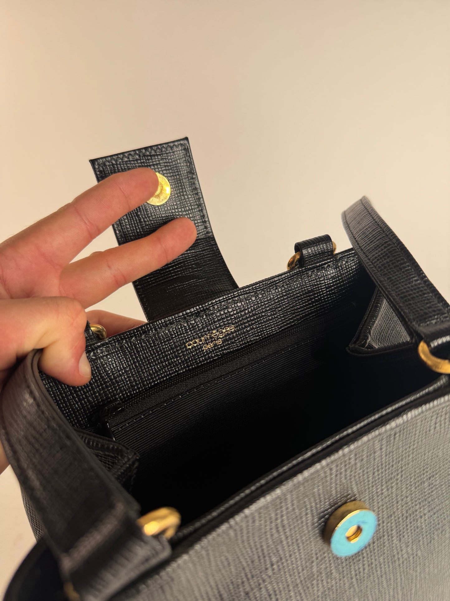 Sac vintage Courreges Paris en cuir noir