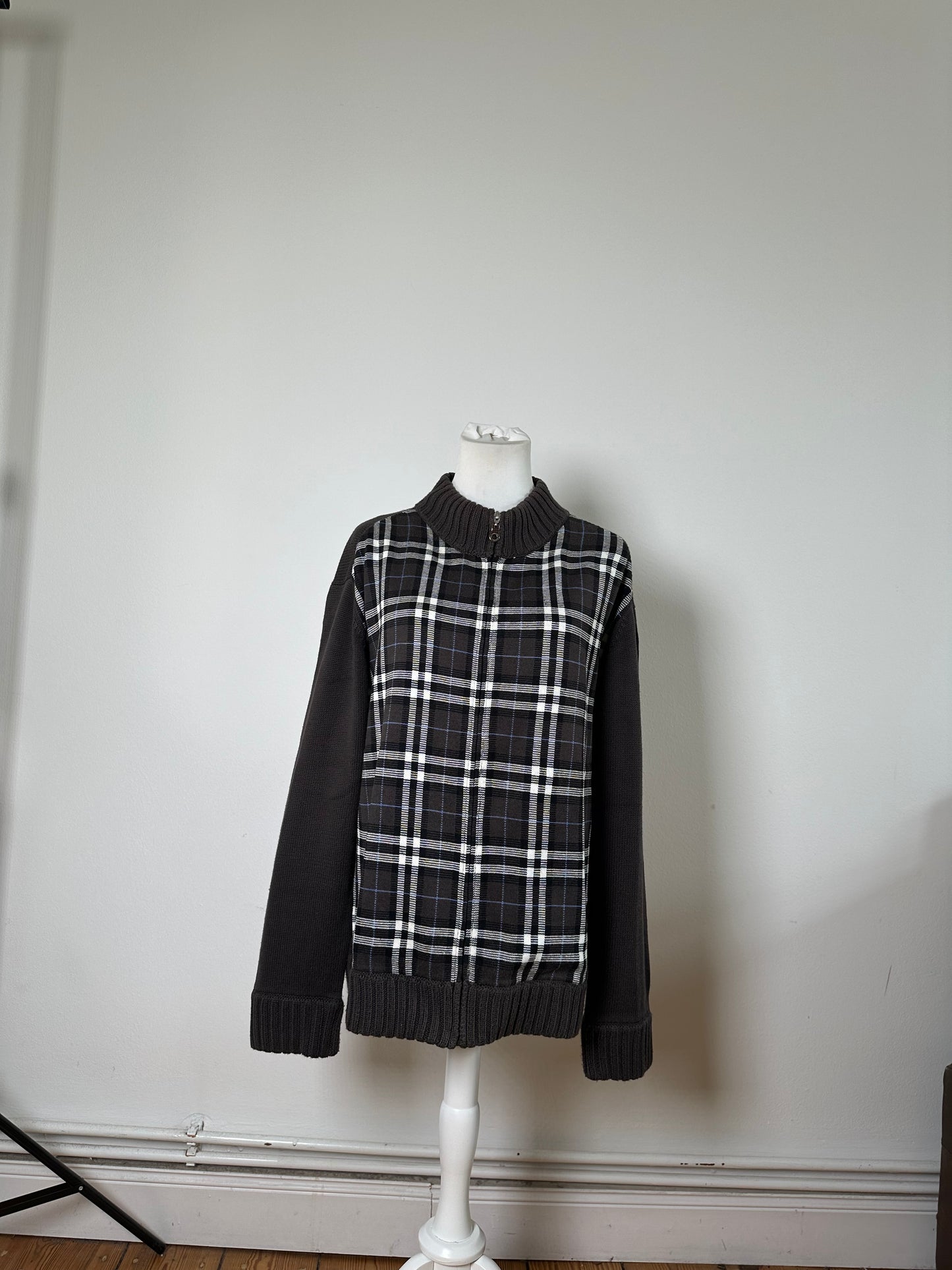 Vintage Burberry Men's Wool Check Sweater Dark Grey M
