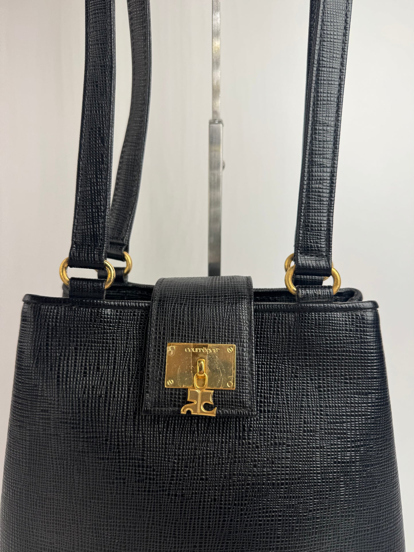 Sac vintage Courreges Paris en cuir noir