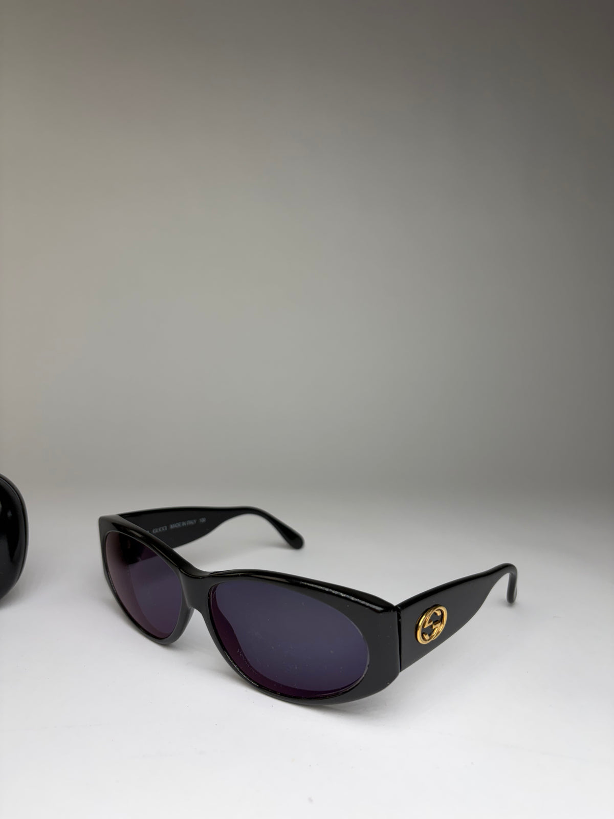 Vintage Gucci Cat-Eye Sunglasses Early 2000s Black Gold