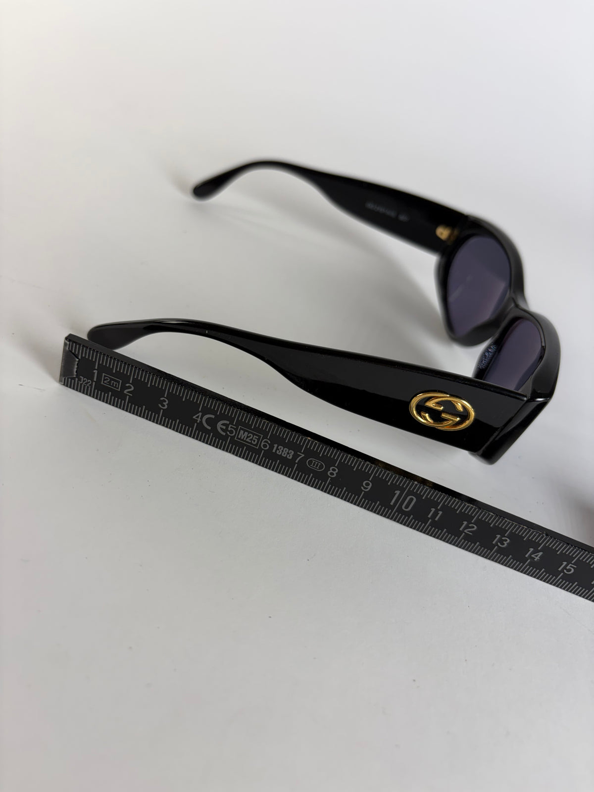 Vintage Gucci Cat-Eye Sunglasses Early 2000s Black Gold