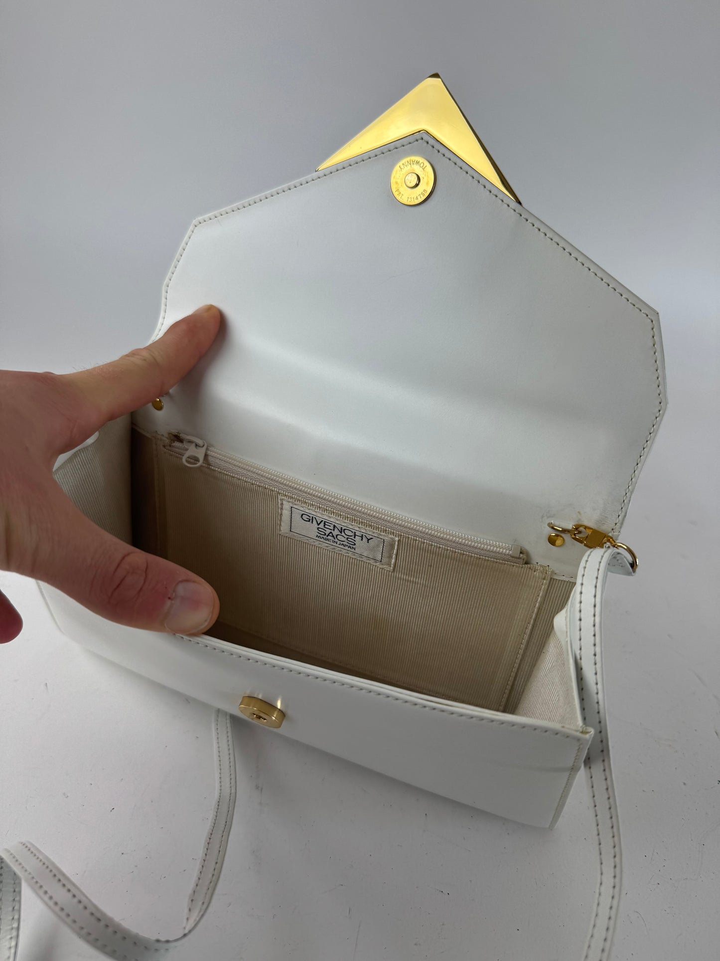 Vintage Givenchy leather Shoulder Bag / Crossbody Bag White