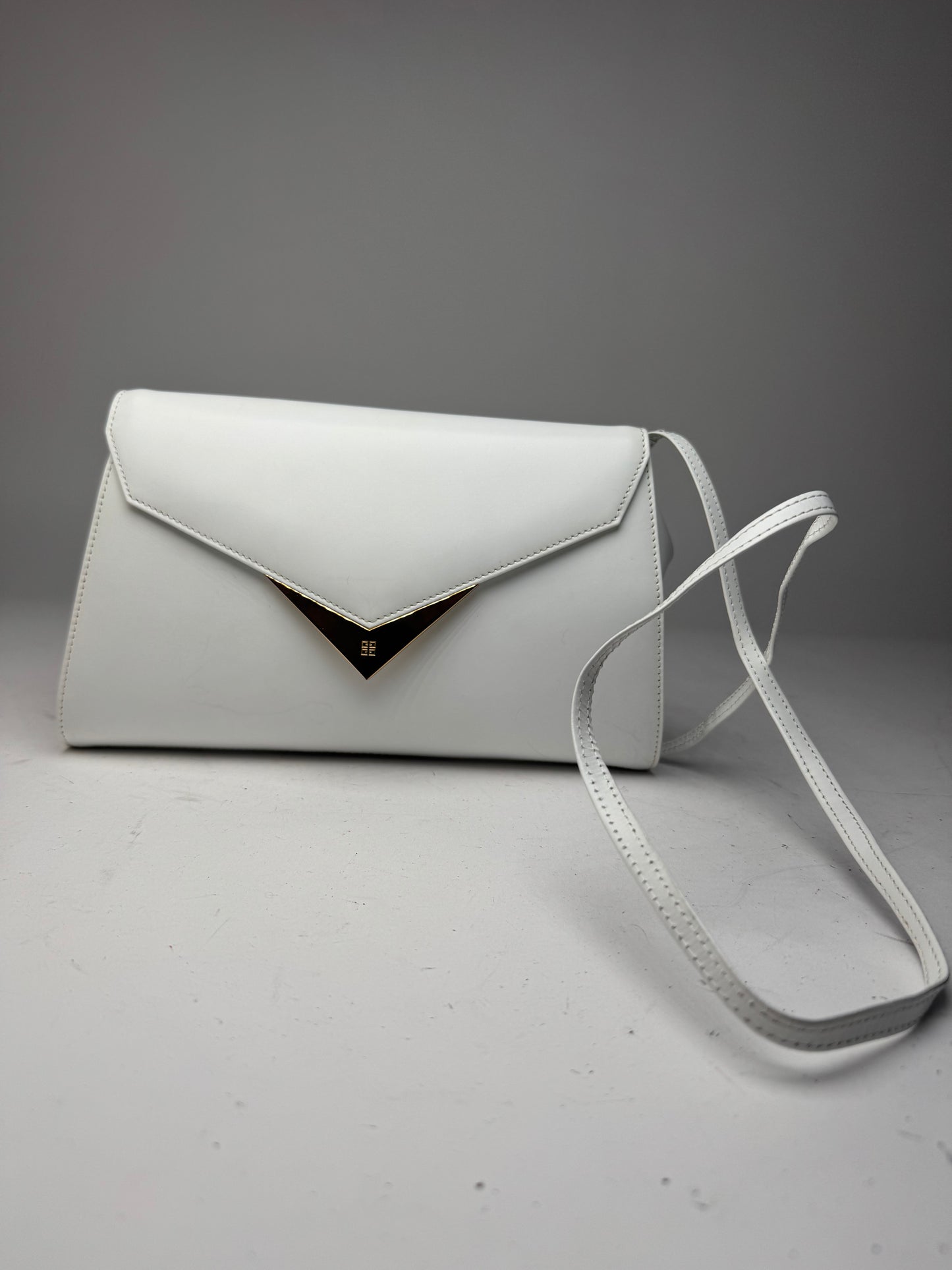 Vintage Givenchy leather Shoulder Bag / Crossbody Bag White