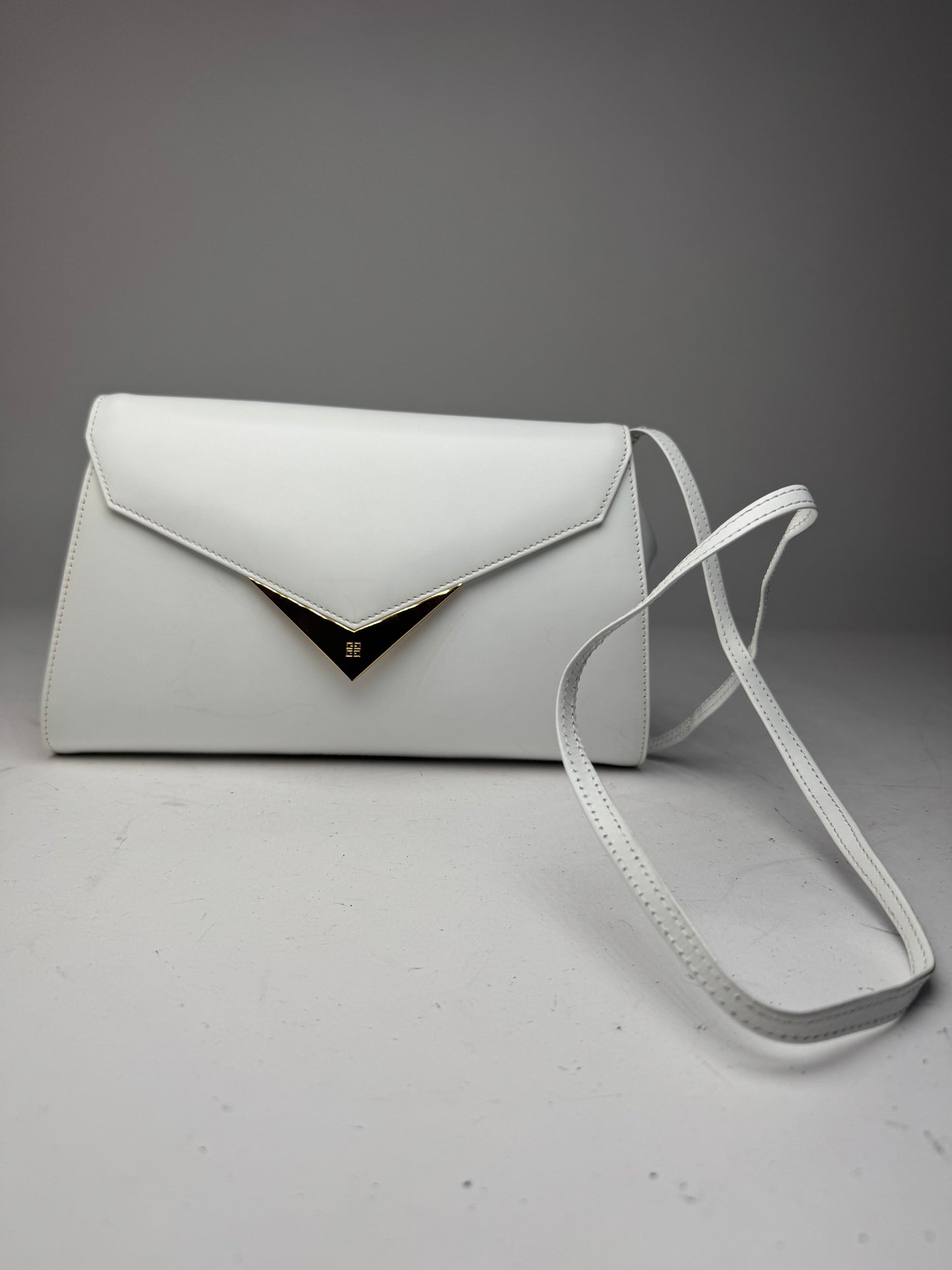 Vintage Givenchy leather Shoulder Bag / Crossbody Bag White