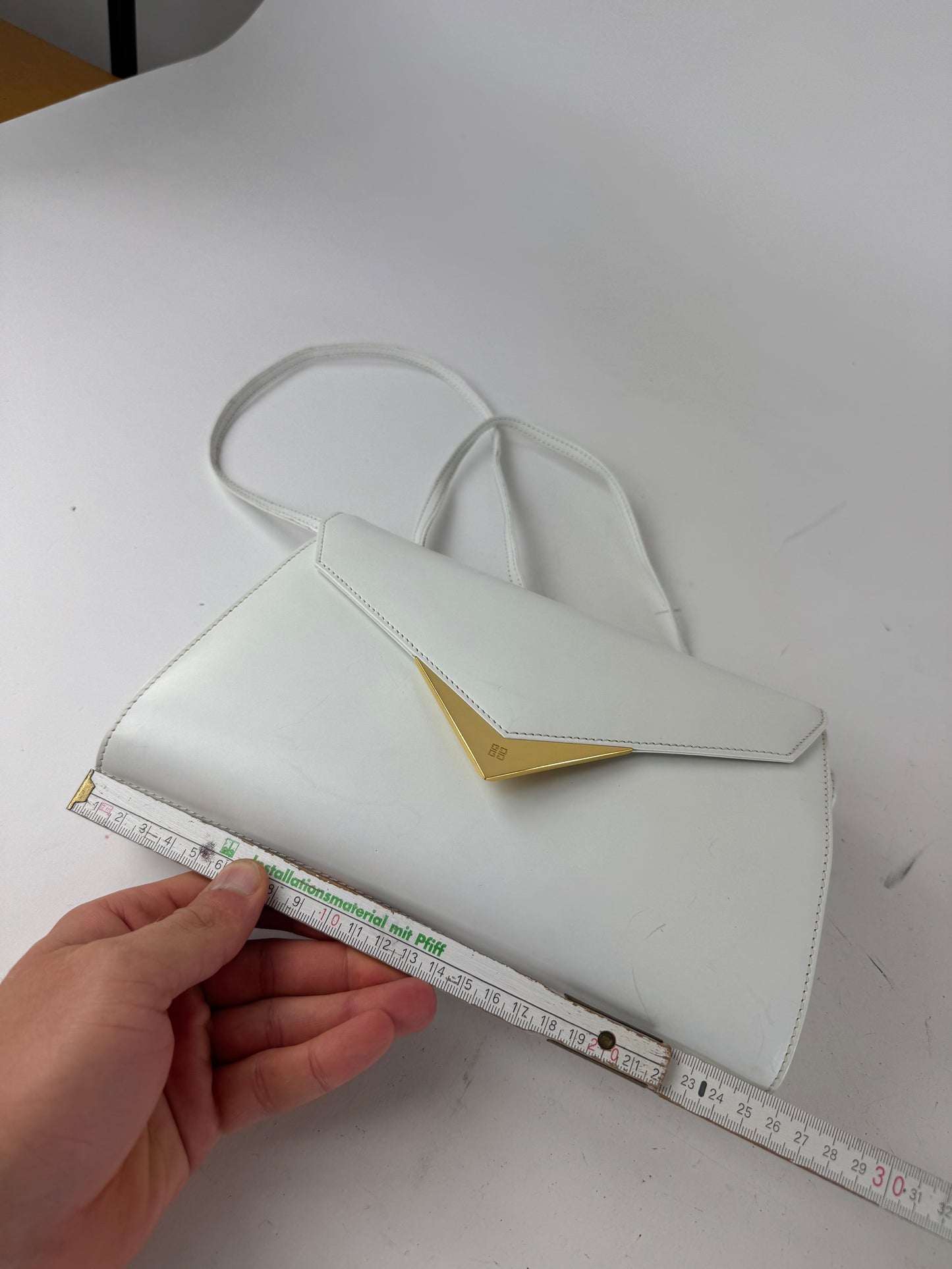 Vintage Givenchy leather Shoulder Bag / Crossbody Bag White