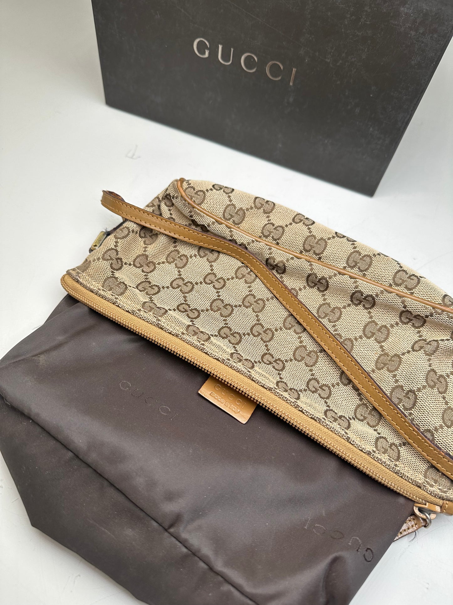 Vintage Gucci GG Supreme Clutch Bag Beige Brown Gold