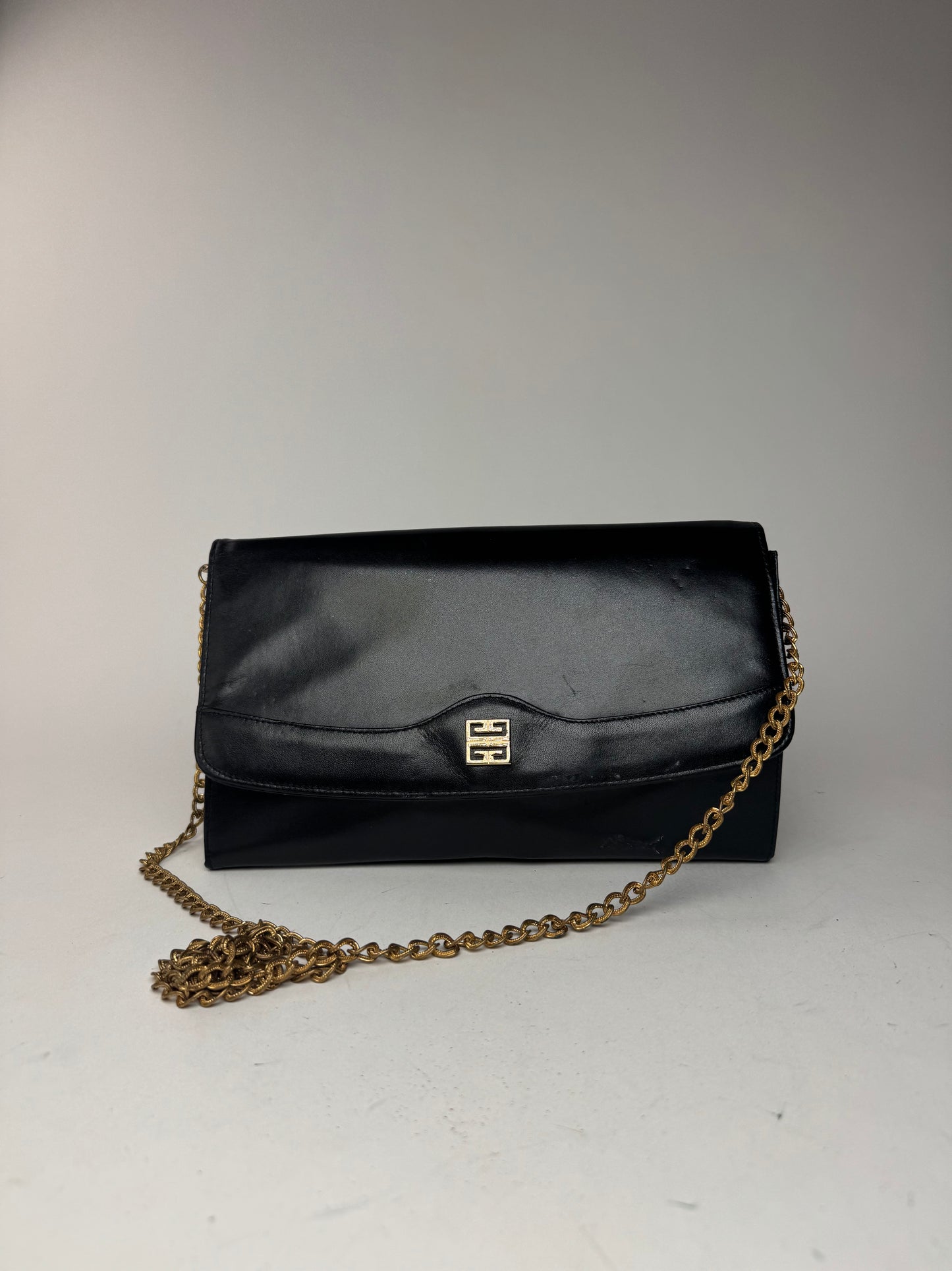 Sac vintage Givenchy en cuir verni 4G noir