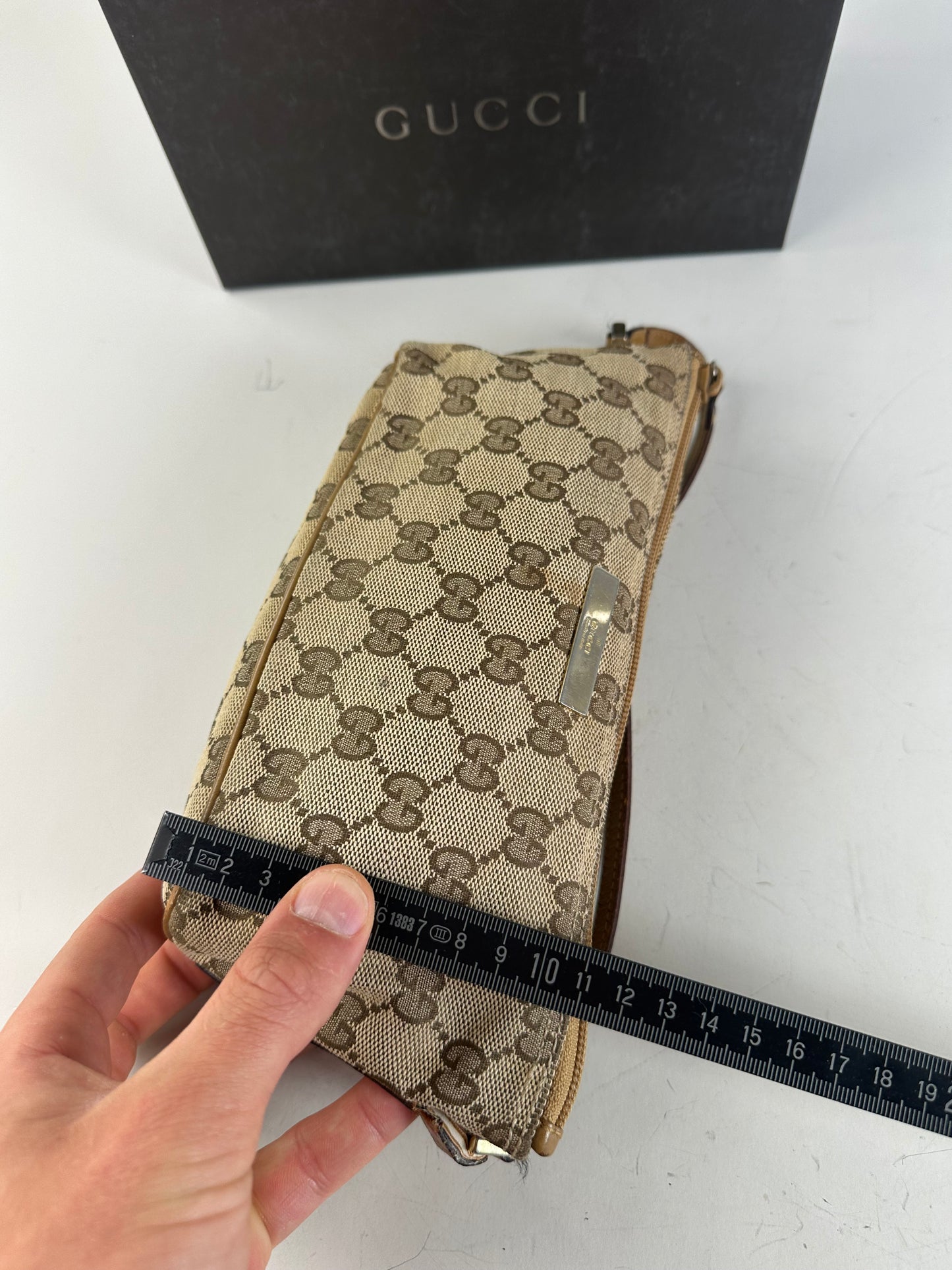 Vintage Gucci GG Supreme Clutch Bag Beige Brown Gold
