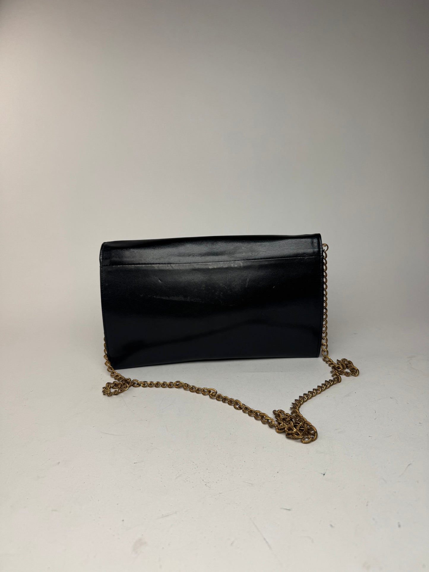 Sac vintage Givenchy en cuir verni 4G noir