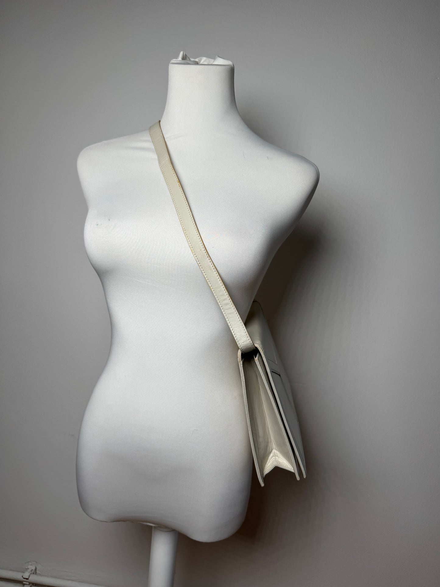 Sac vintage en cuir blanc Yves Saint Laurent