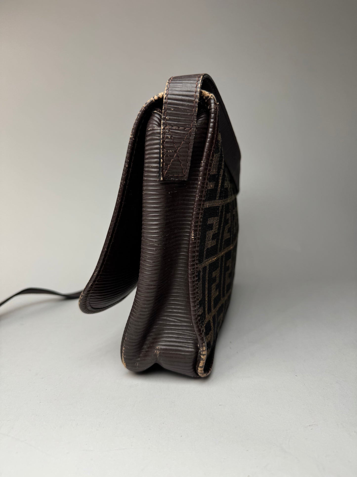 Sac vintage en toile et cuir monogramme Fendi FF