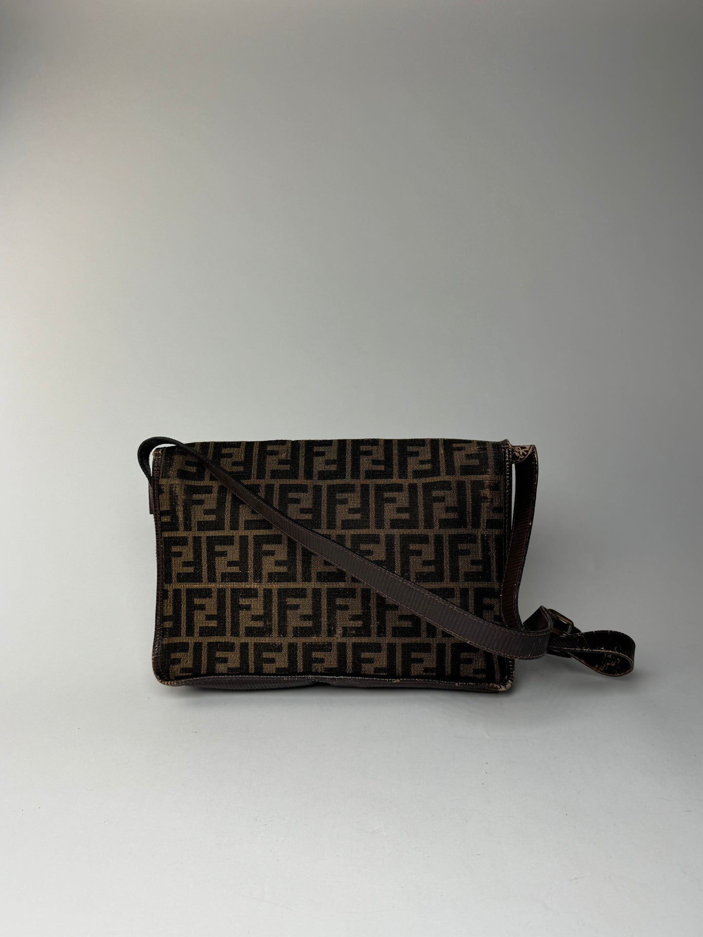 Sac vintage en toile et cuir monogramme Fendi FF