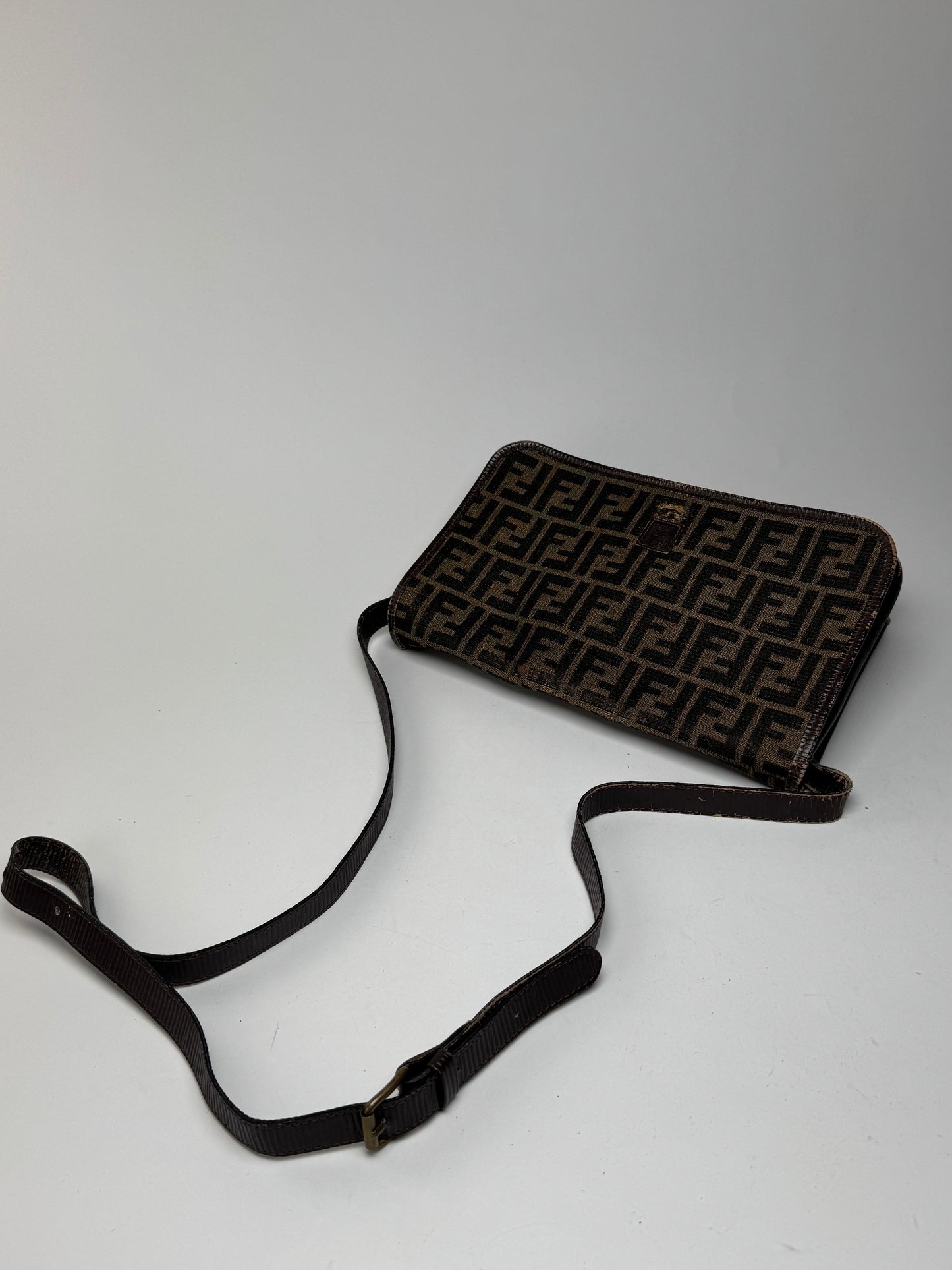 Sac vintage en toile et cuir monogramme Fendi FF