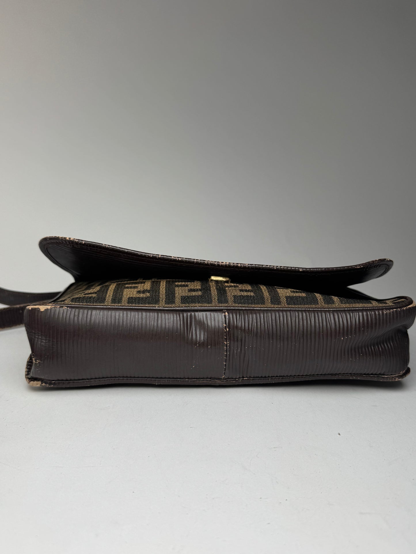 Sac vintage en toile et cuir monogramme Fendi FF