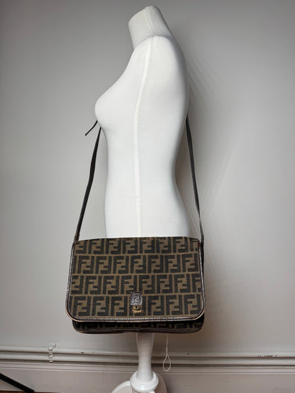 Sac vintage en toile et cuir monogramme Fendi FF