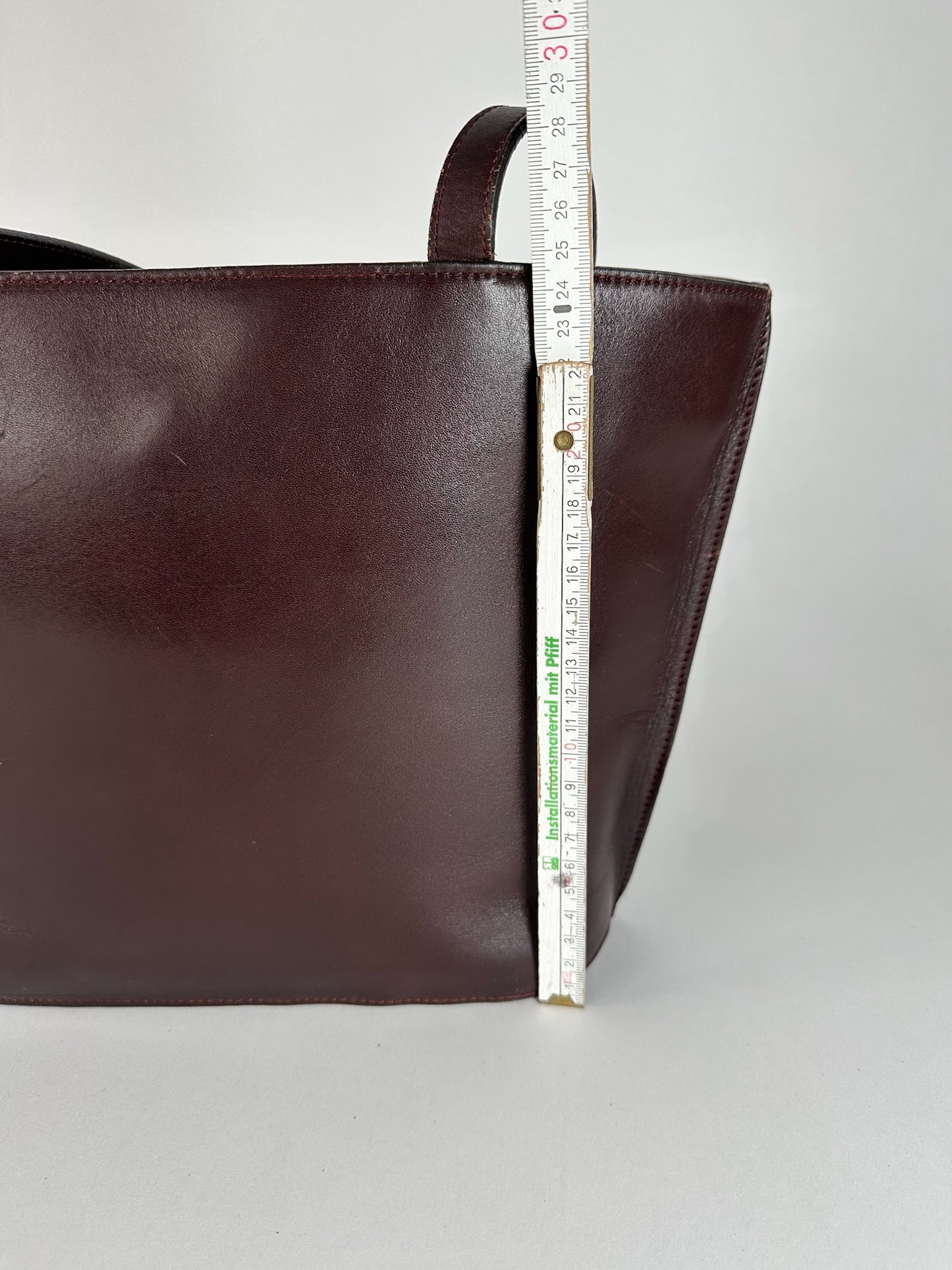 Sac vintage en cuir Issey Miyake violet