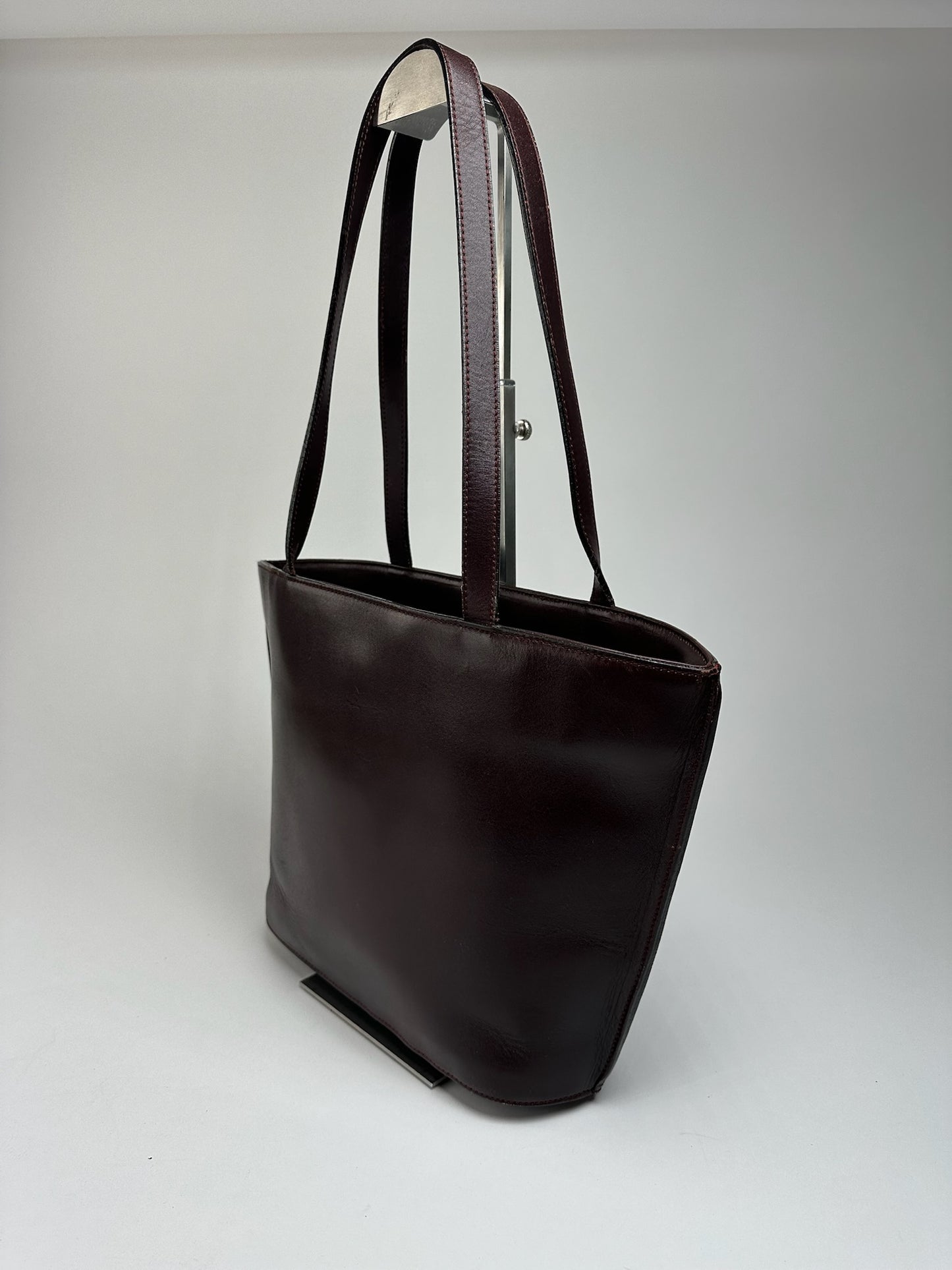 Sac vintage en cuir Issey Miyake violet