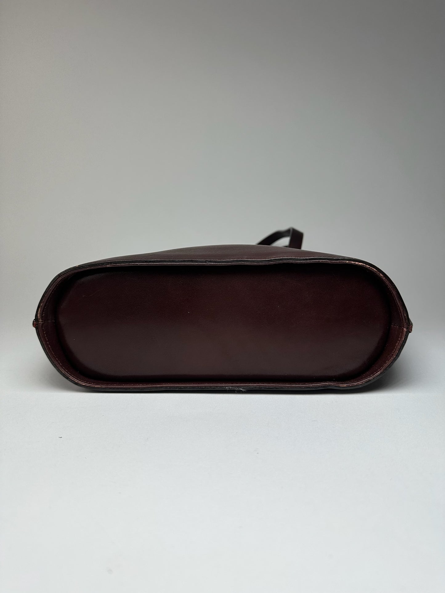 Sac vintage en cuir Issey Miyake violet