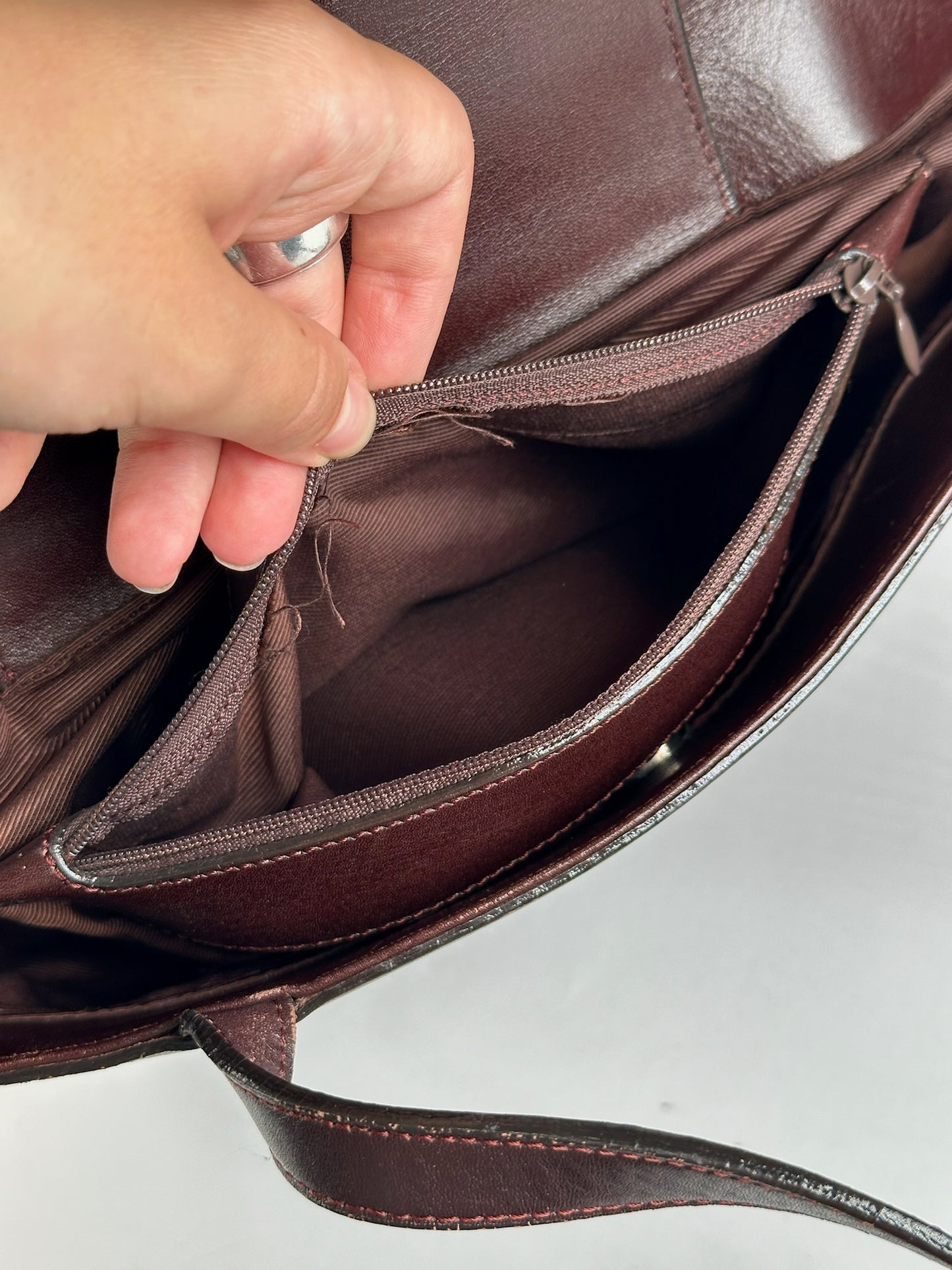 Sac vintage en cuir Issey Miyake violet