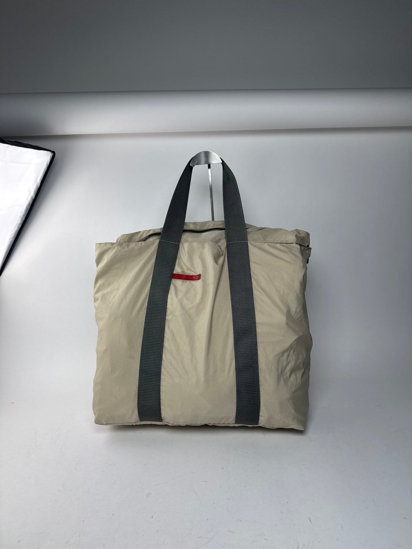 Sac de voyage Prada Sport vintage en polyester beige gris