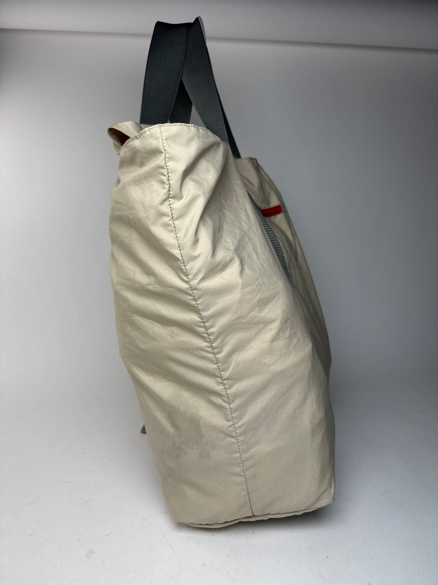 Sac de voyage Prada Sport vintage en polyester beige gris