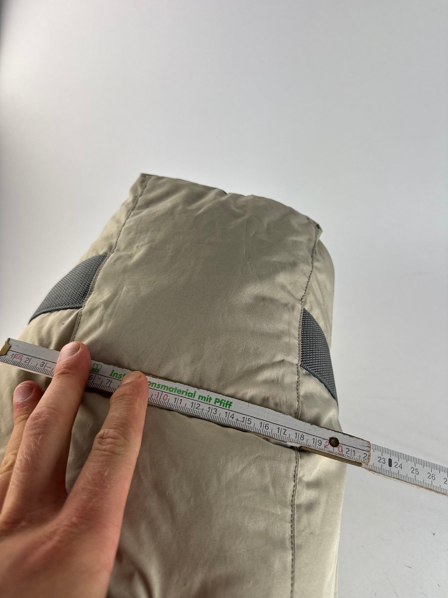 Sac de voyage Prada Sport vintage en polyester beige gris