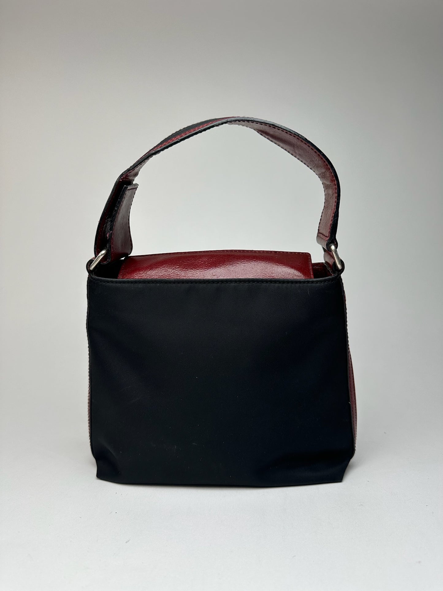 Sac à main vintage Givenchy noir rouge