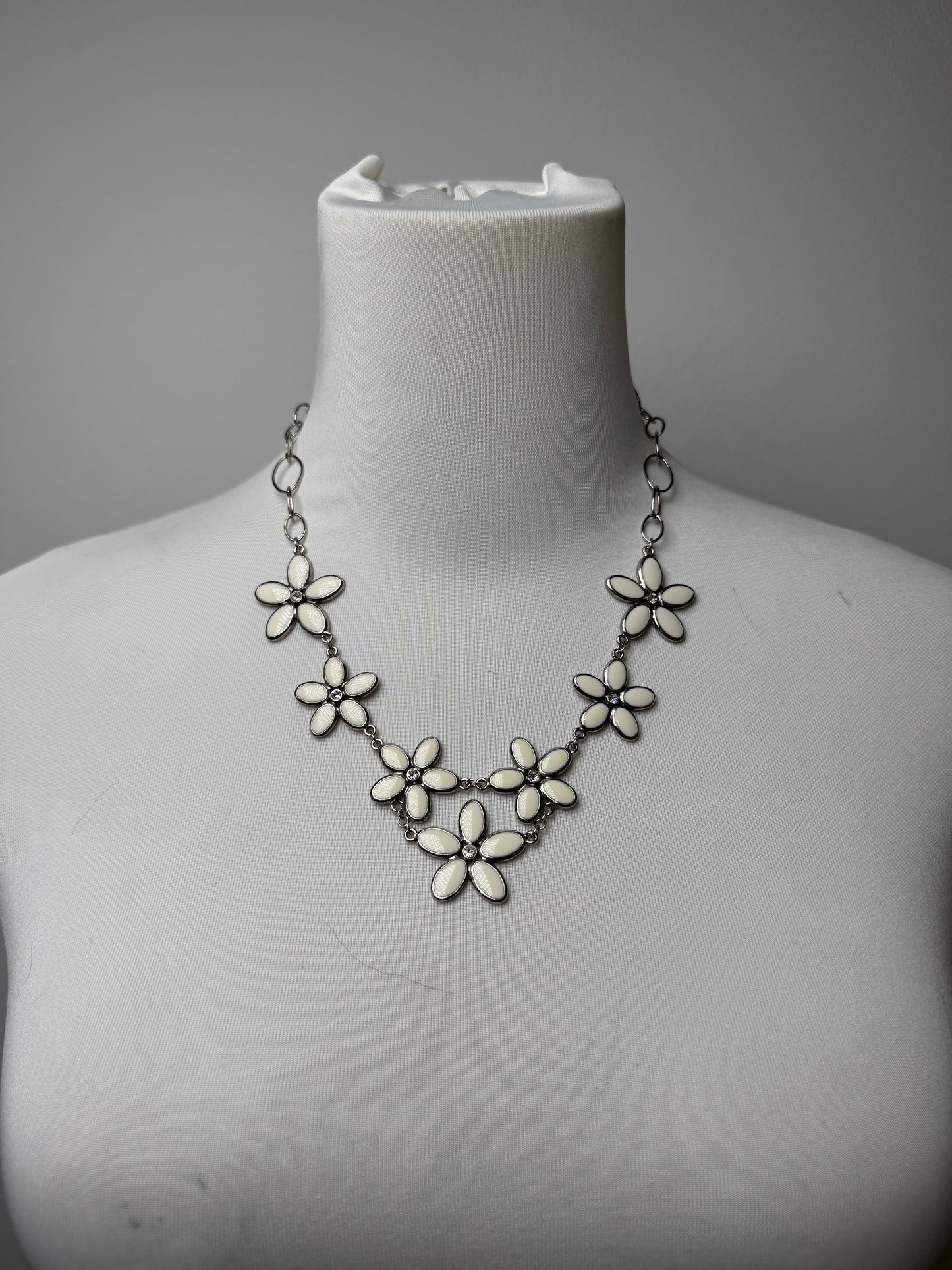 Vintage Courreges floral steel Collier Silver White
