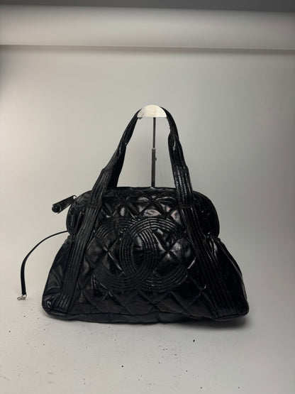 Sac Chanel vintage en cuir verni noir