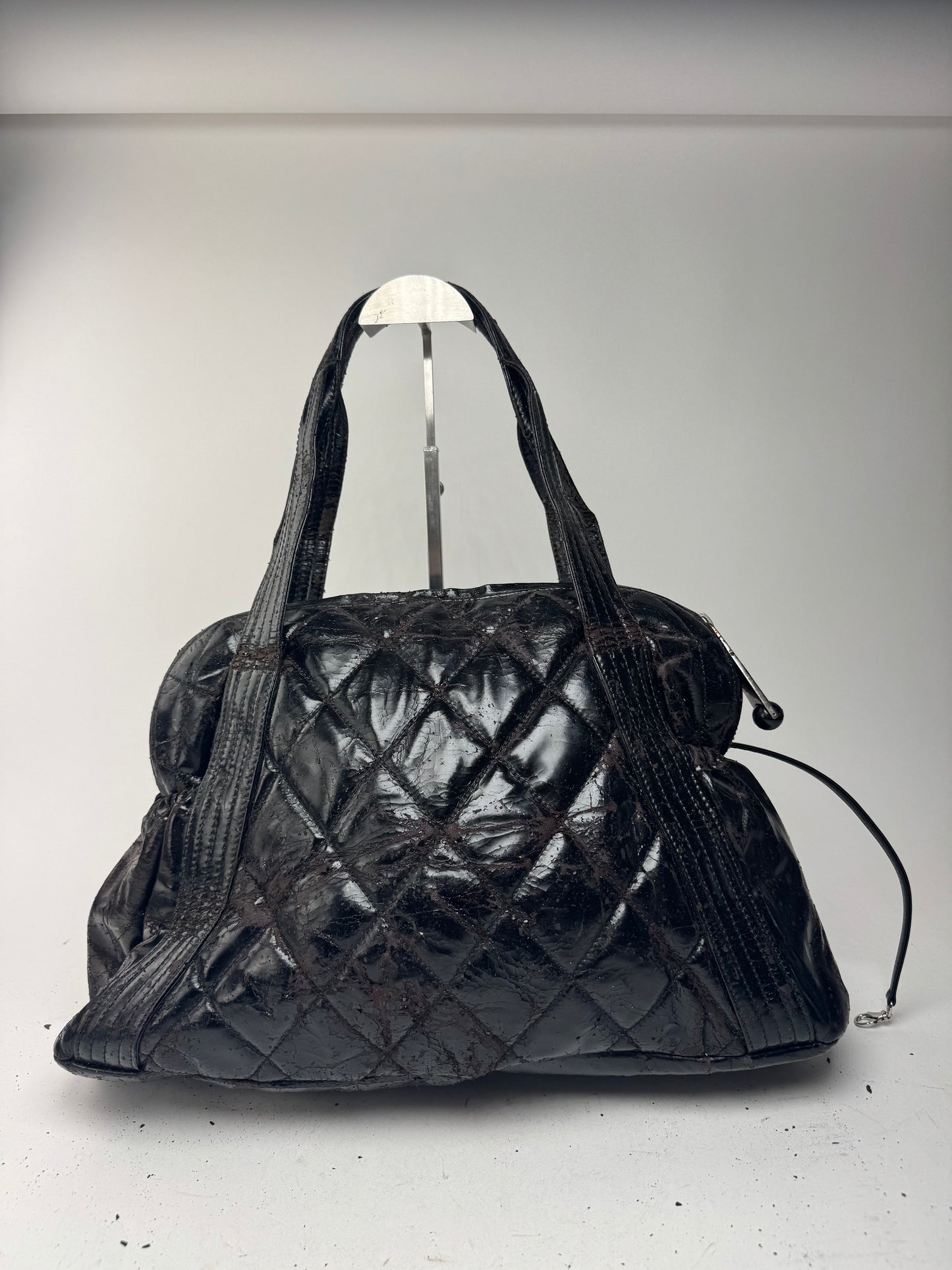 Sac Chanel vintage en cuir verni noir