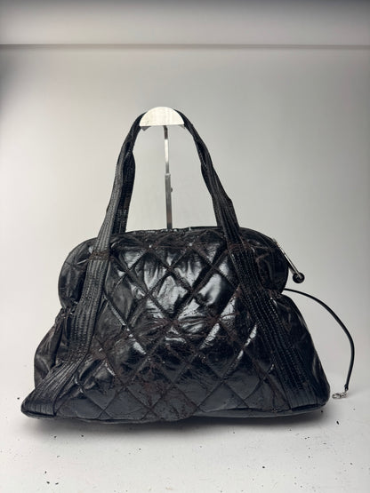 Sac Chanel vintage en cuir verni noir