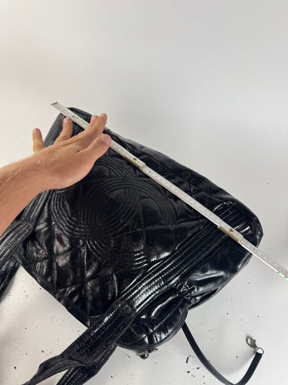 Sac Chanel vintage en cuir verni noir