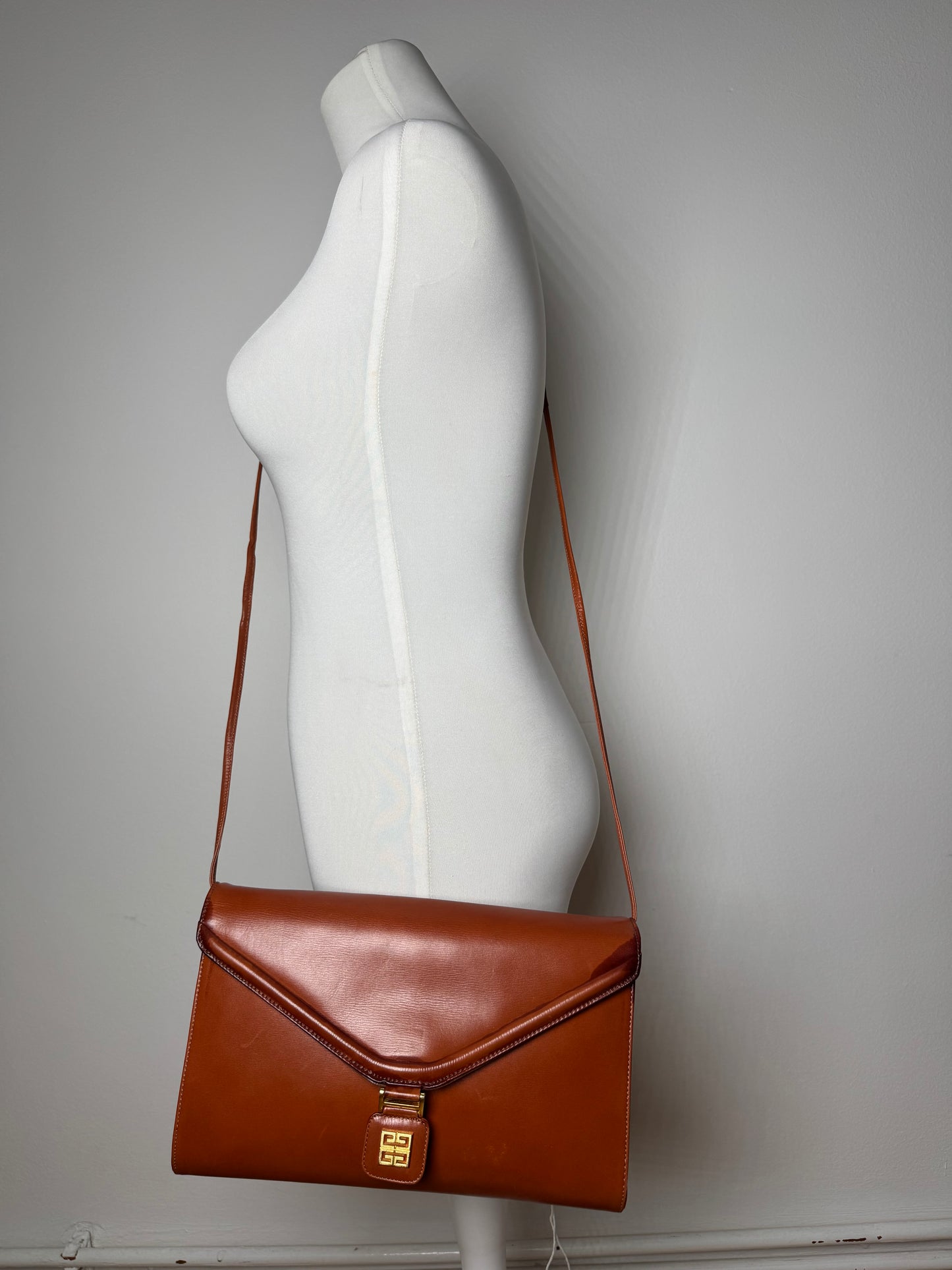 Sac vintage Givenchy 4G en cuir orange marron