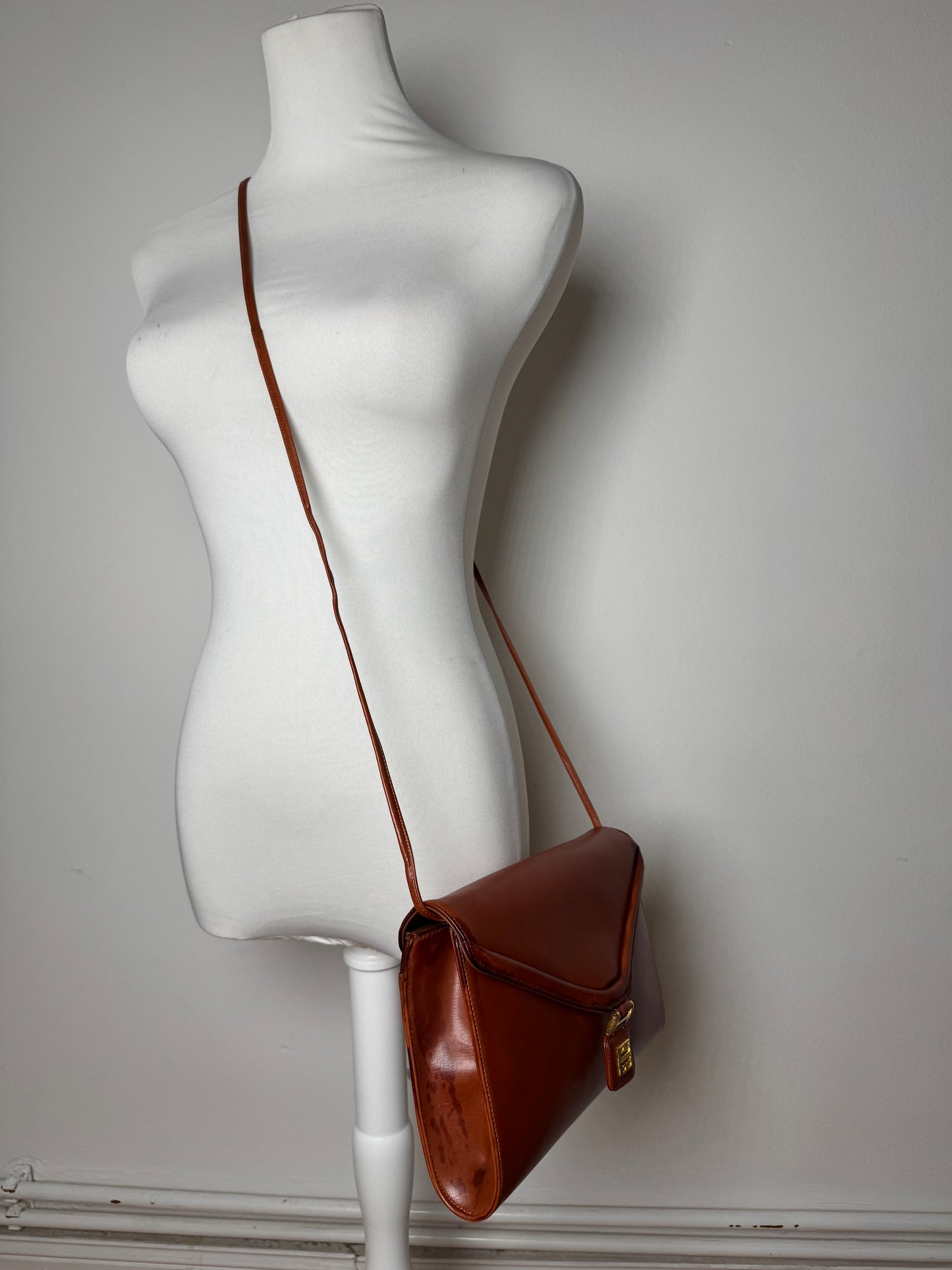 Sac vintage Givenchy 4G en cuir orange marron