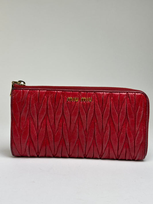 Vintage Miu Miu Matelassé Quilted Leather Bifold Wallet c. 2006–2015 Red