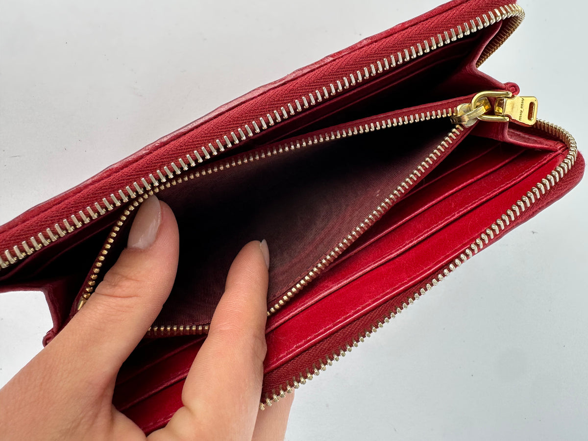 Vintage Miu Miu Matelassé Quilted Leather Bifold Wallet c. 2006–2015 Red