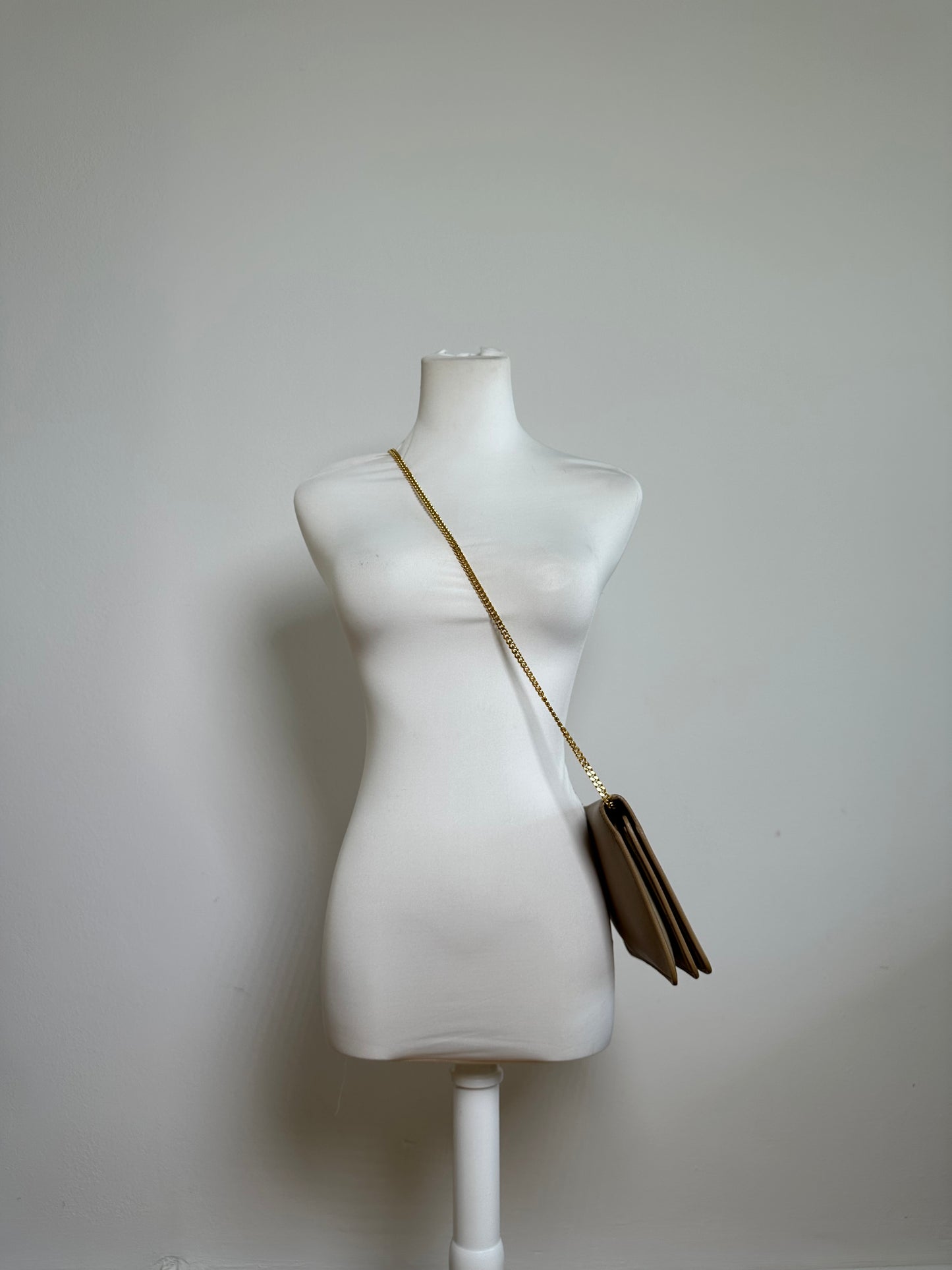 Vintage Dior Leather Shoulder Bag Beige Gold-tone Clasp