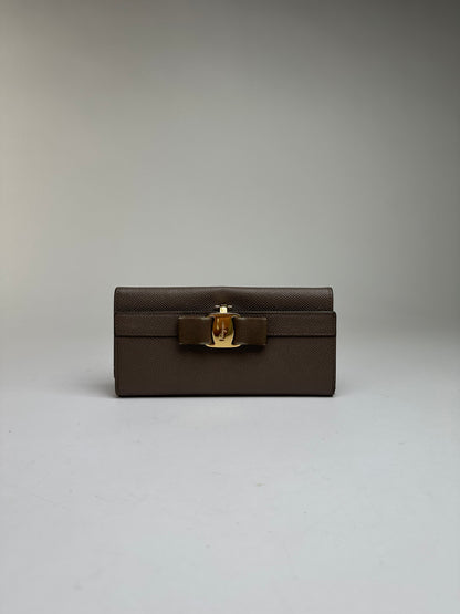Vintage Salvatore Ferragamo Vara Saffiano Leather Bifold Wallet Taupe