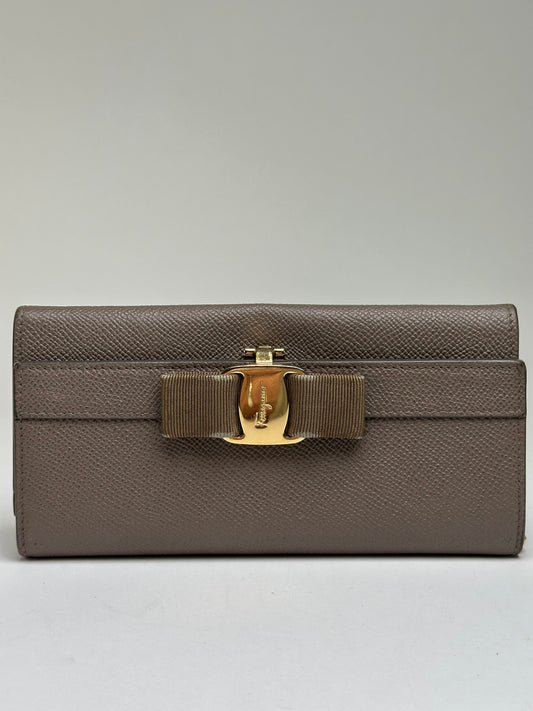 Vintage Salvatore Ferragamo Vara Saffiano Leather Bifold Wallet Taupe