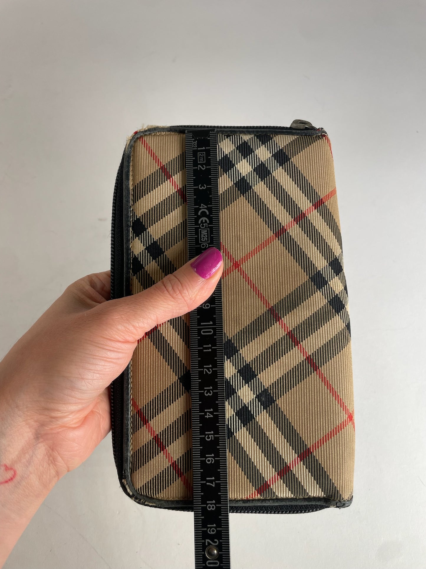 Vintage Burberry Nova Check Zippy Wallet Beige Black