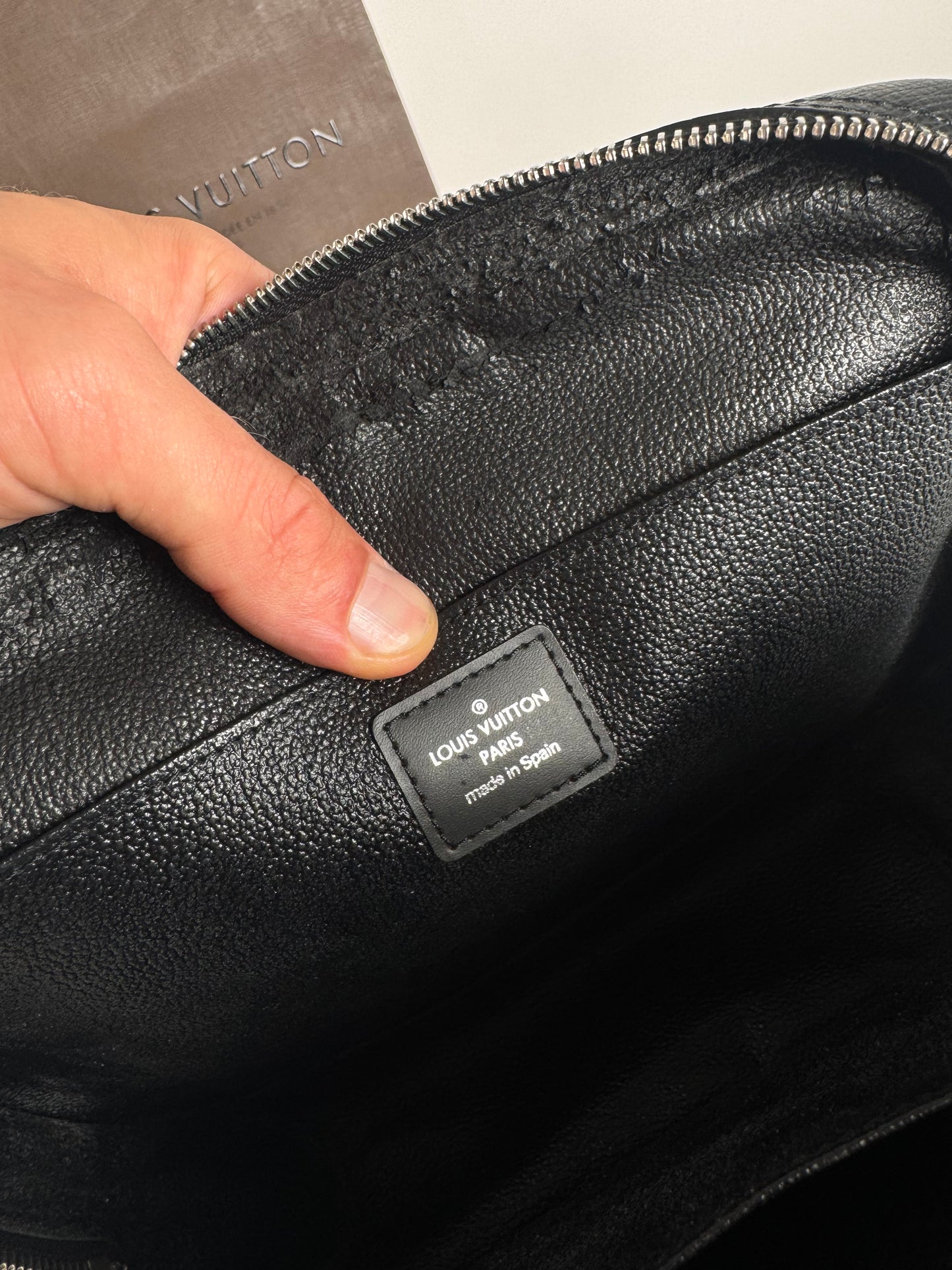 Vintage Louis Vuitton Taiga Leather clutch black