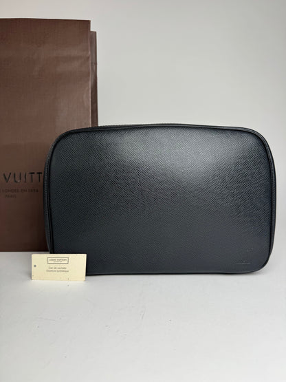 Vintage Louis Vuitton Taiga Leather clutch black
