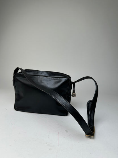 Vintage Givenchy 4G Smooth Leather Crossbody Shoulder Bag Black