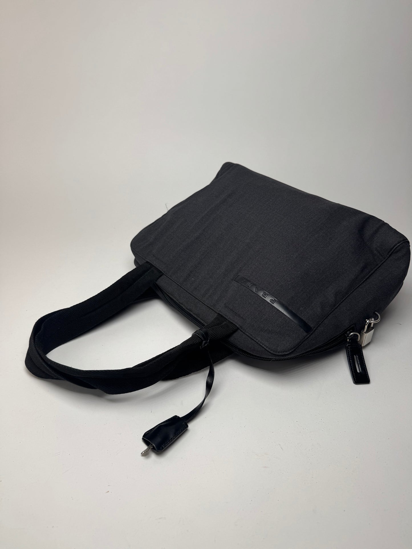 Sac Prada Sport en toile vintage anthracite