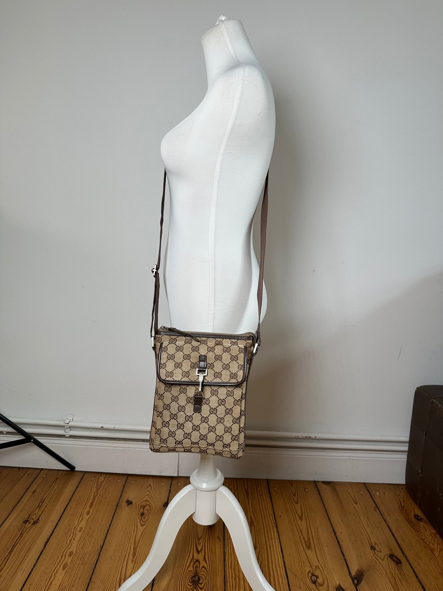 Vintage Gucci GG Monogram Canvas Leather Crossbody Messenger Bag Beige Brown