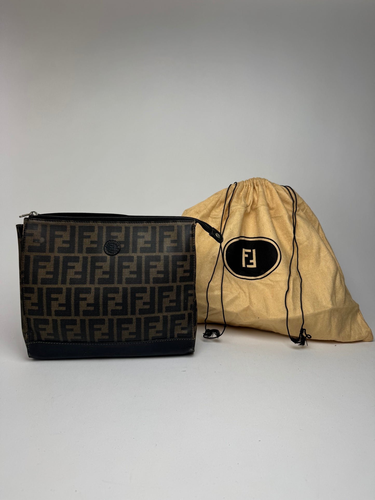 Pochette vintage Fendi FF en cuir marron