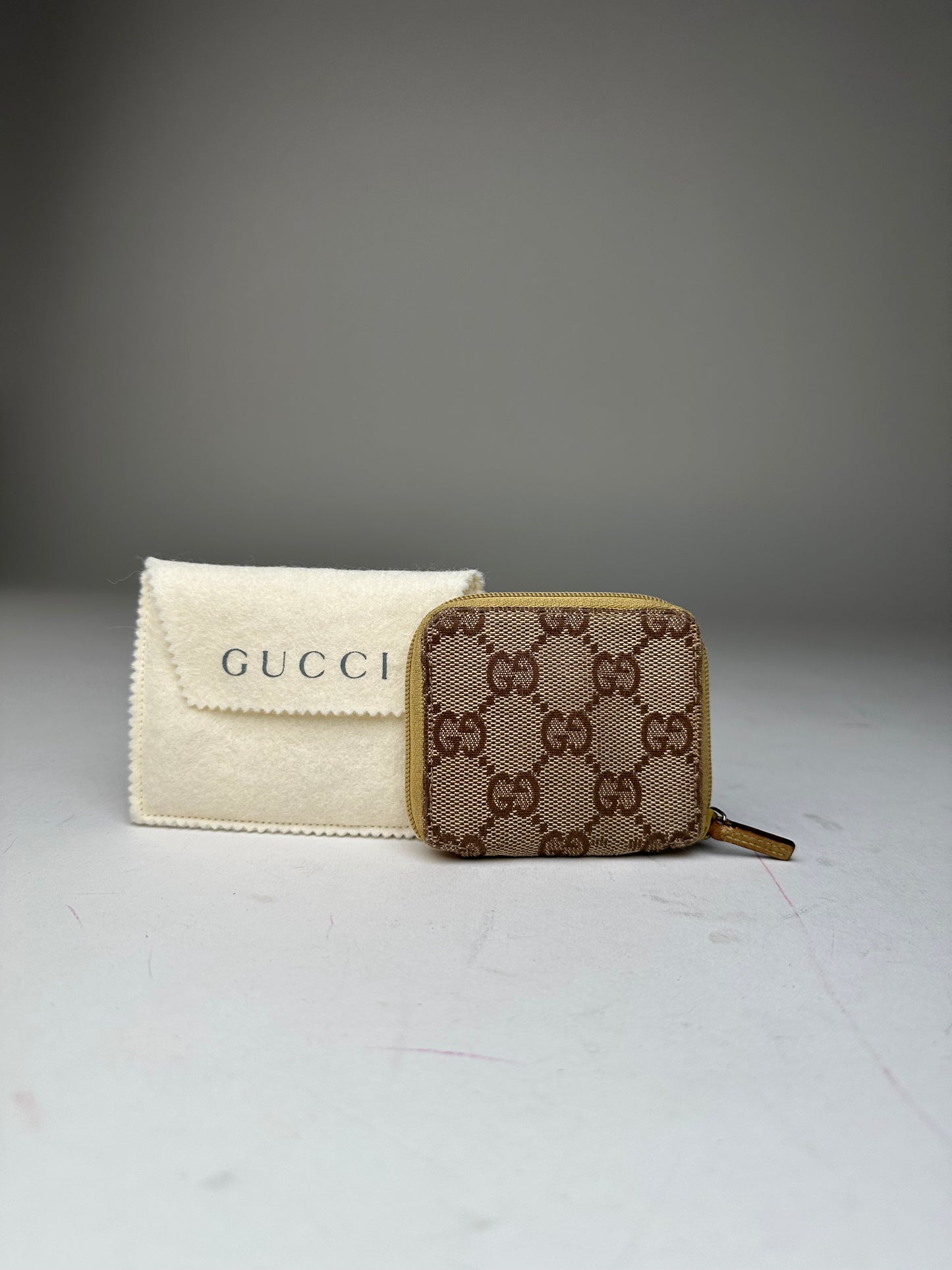 Vintage Gucci GG Monogram Canvas Leather Zip Purse Beige Brown