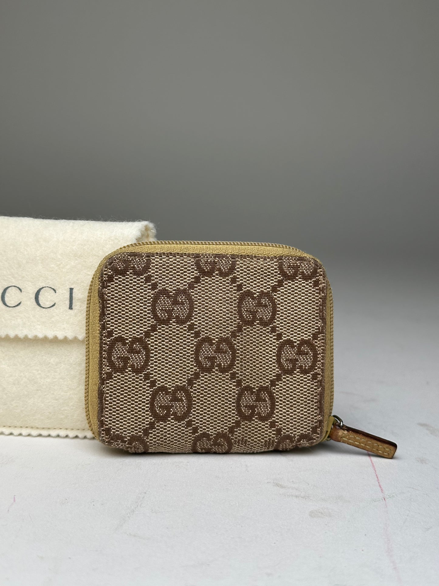 Vintage Gucci GG Monogram Canvas Leather Zip Purse Beige Brown