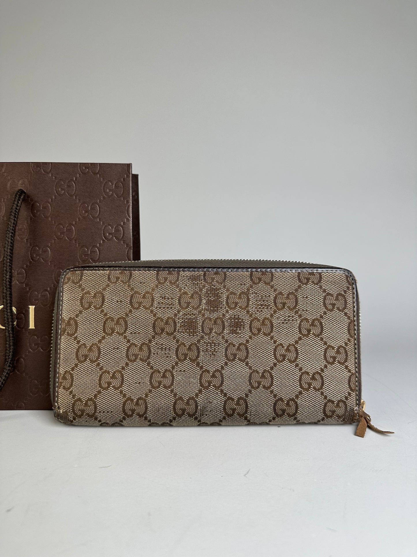 Vintage Gucci GG Supreme Canvas Zip Wallet Beige Brown